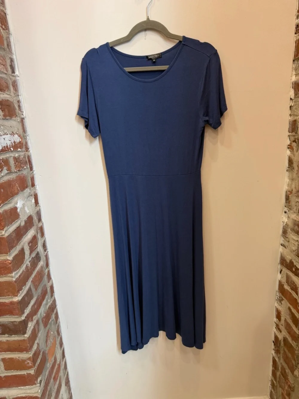 Urban Coco Everyday Crewneck Midi Dress in Navy